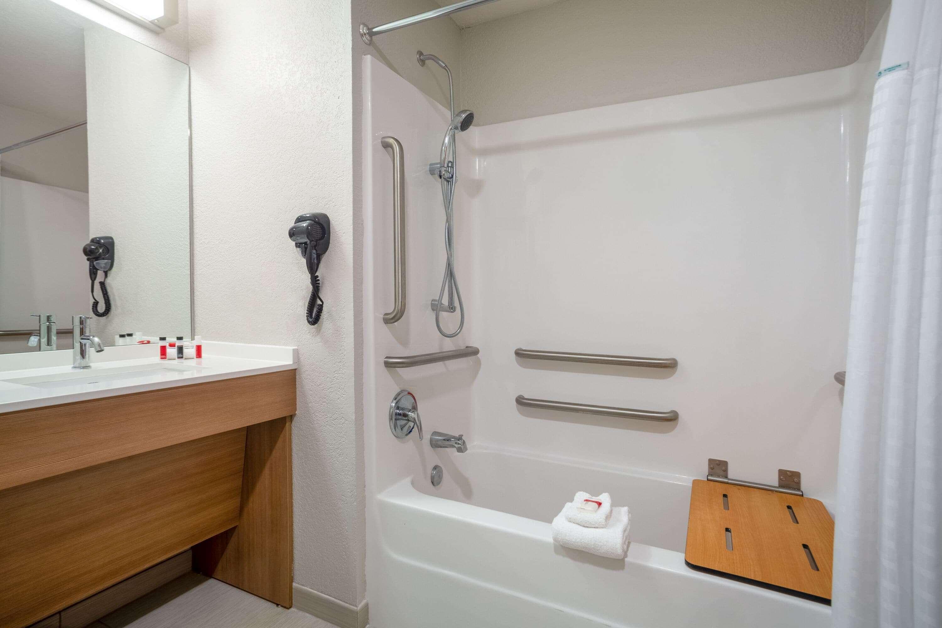 Microtel Inn & Suites By Wyndham Liberty/Ne Kansas City Area מראה חיצוני תמונה